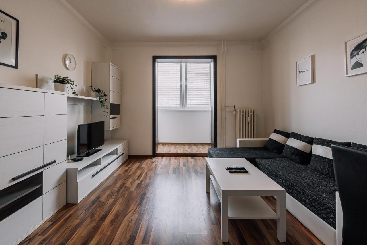 Cozy Apartment In Ruzinov 布拉迪斯拉发 外观 照片