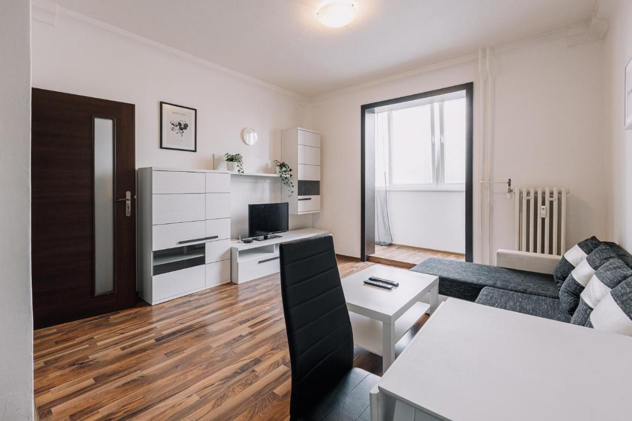 Cozy Apartment In Ruzinov 布拉迪斯拉发 外观 照片